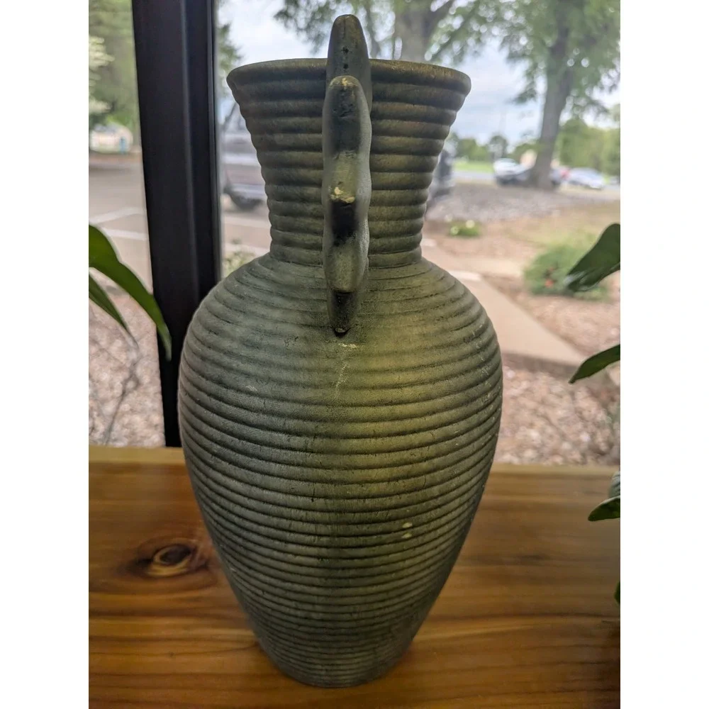Anthropologie thara vase